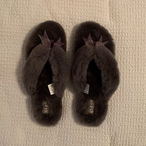 UGG furry grey flip-flops